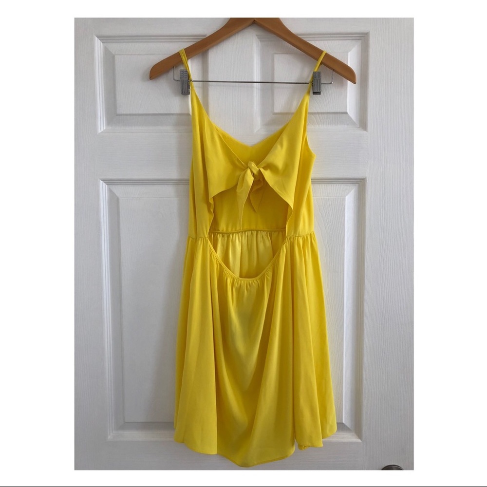 Parker Open Back Tie Dress - Picture 2 of 4
